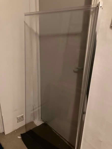Photo of free Hinged Shower Screen 140x72cm (Elephant & Castle (SE11)) #1