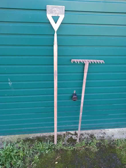 Photo of free Garden hoe and small garden rake. (Bowerham LA1) #1