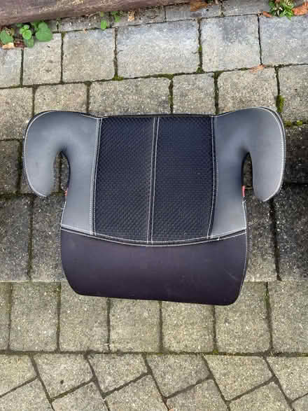 Photo of free Car booster seats (SL6 pinkneys green) #1