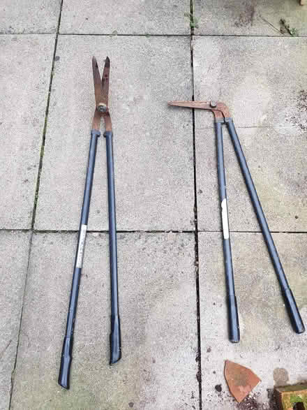 Photo of free Long handled loppers (in need of some tlc) (Nether Green S11) #1