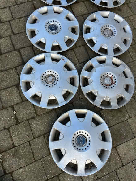 Photo of free Ford wheel trims (SL6 pinkneys green) #1
