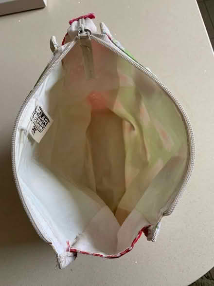 Photo of free 2 insulated lunch bags, a bit grubby but sound (Barnard's Green WR14) #4