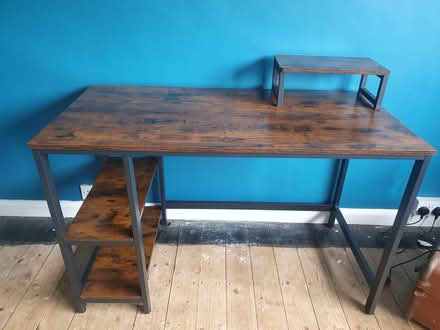 Photo of free Desk (Twickenham TW2) #1