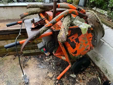 Photo of free Cement mixer (SL6 pinkneys green) #1