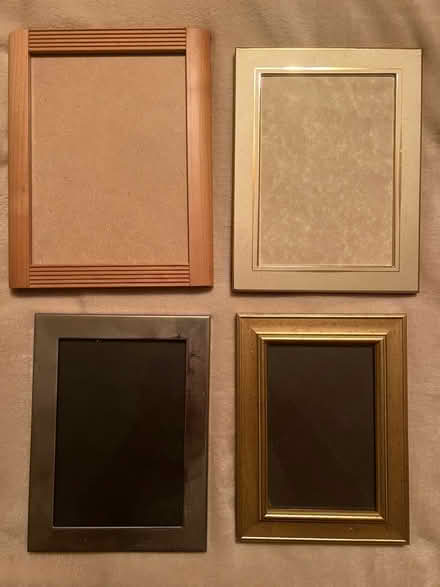 Photo of free Four photo frames (Oakwood DE21) #1