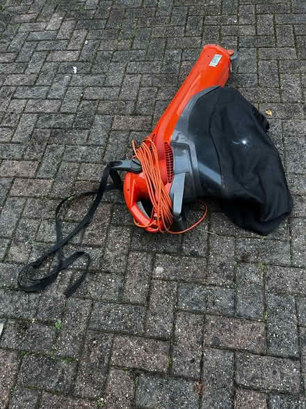 Photo of free Leaf blower/vacuum (Beaconsfield HP9) #1