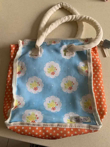 Photo of free 2 insulated lunch bags, a bit grubby but sound (Barnard's Green WR14) #2