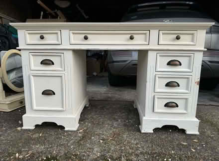Photo of free Desk (Guildford, Surrey GU1) #1