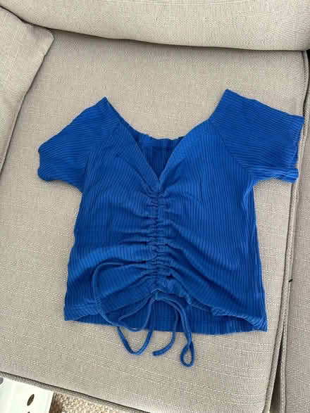 Photo of free Woman’s and men’s clothes (Ox4 3en) #2