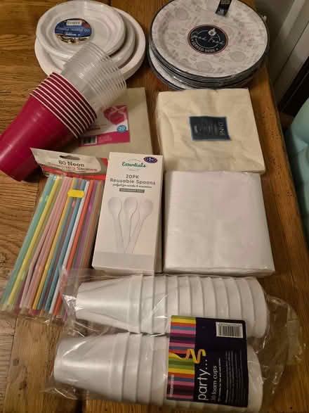 Photo of free Party plates, serviettes and cups (WR3 Barbourne) #1