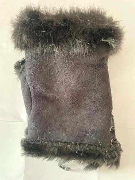 Photo of free Fingerless Gloves (Poets MK40) #2