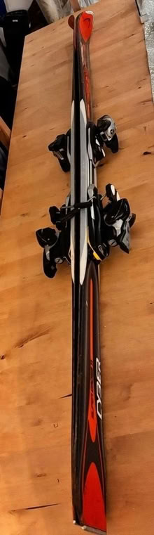 Photo of free Pair of skis and 2 pairs of ski poles (France Lynch GL6) #1