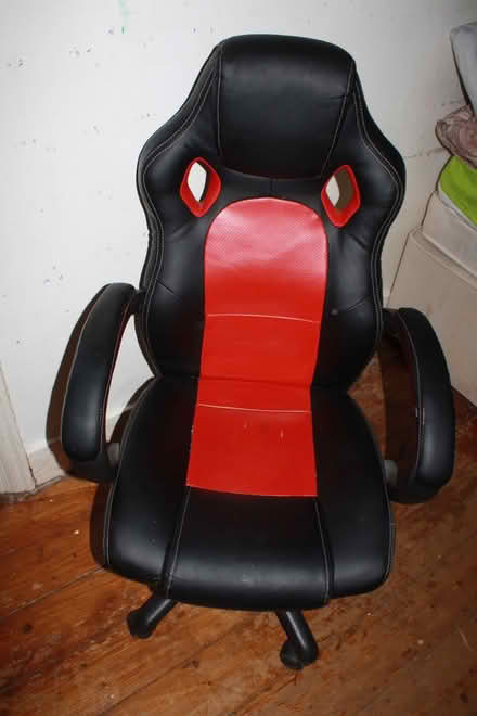 Photo of free Gamer chair (Sw2) #2