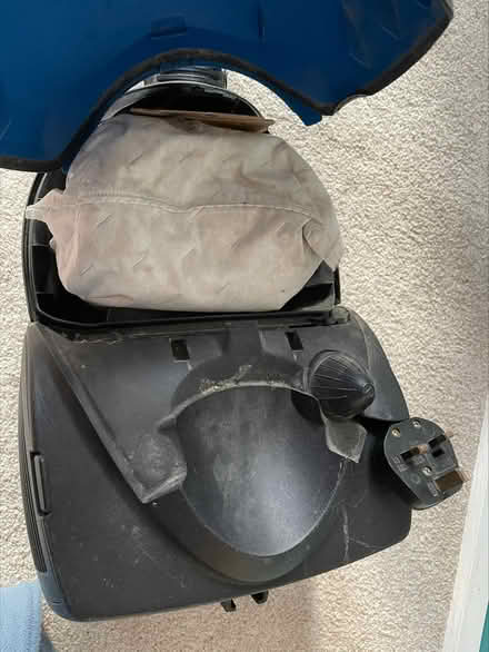 Photo of free Bosch 1000 Watt hoover (endymion road, N4) #2