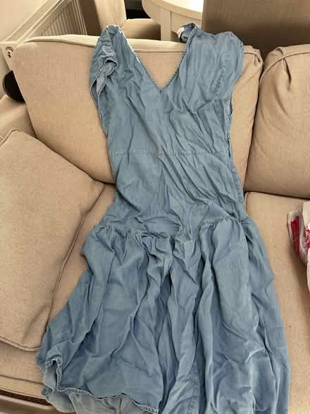 Photo of free Woman’s and men’s clothes (Ox4 3en) #4