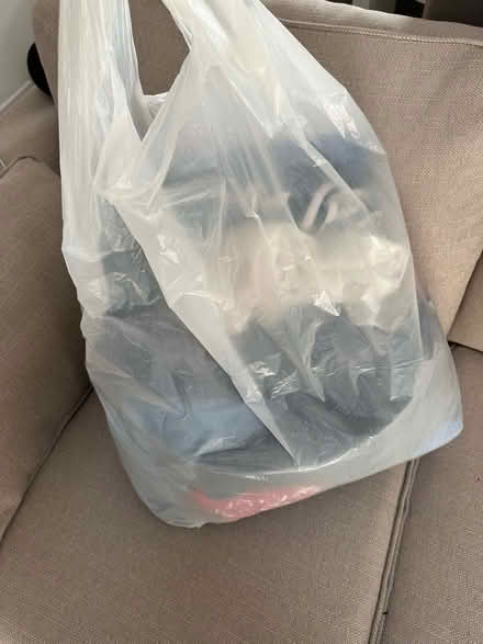 Photo of free Woman’s and men’s clothes (Ox4 3en) #1