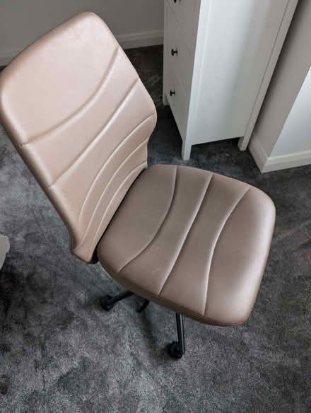 Photo of free Cream Office Chair (DA13) #2