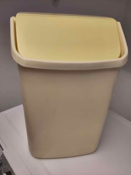 Photo of free Flip-top Bin (Headington OX3) #1