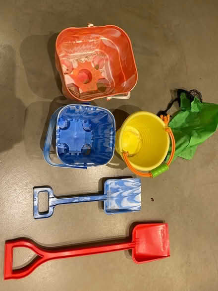 Photo of free Buckets and spades for the beach (Twickenham TW1) #1