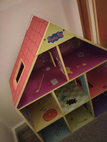 Photo of free Peppa Pig doll's house (St Anne Well Gardens Hove BN3) #2