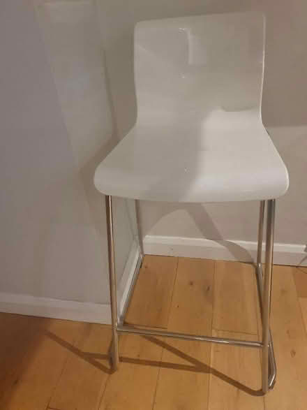 Photo of free White plastic breakfast bar high kitchen stool (Tolworth KT6) #2