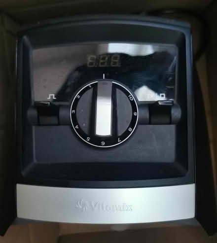 Photo of free Vitamix base unit - needs repairing (HA3 Harrow) #1