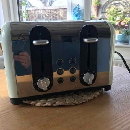 Photo of free Four slice toaster (Braintree CM7) #3