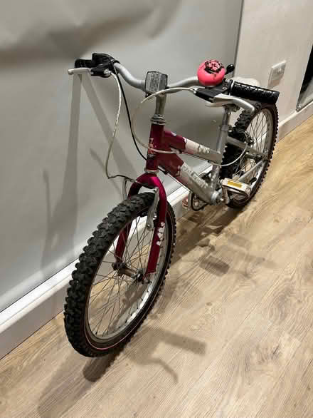 Photo of free Girls Bike Age 5-8 years (Caton LA2) #3