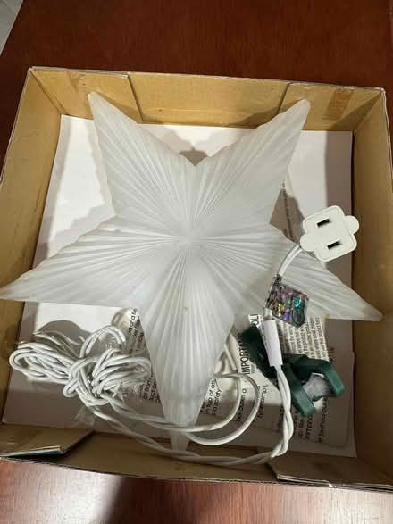 Photo of free Christmas tree star topper (Swarthmore) #1
