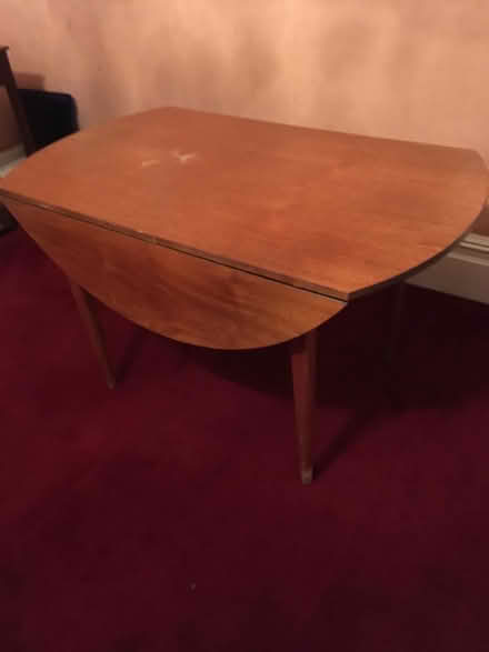 Photo of free Round table (Chiswick W4) #3