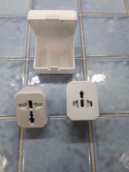 Photo of free Travel adapter gadget (Great Mole Wood SG14) #1