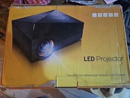 Photo of free Led projector (Henwick) #1