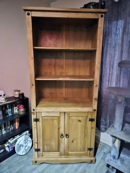 Photo of free Bookcase (Whitfield DD4) #1