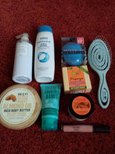 Photo of free Random toiletries/beauty bundle (Dewsbury WF12) #1