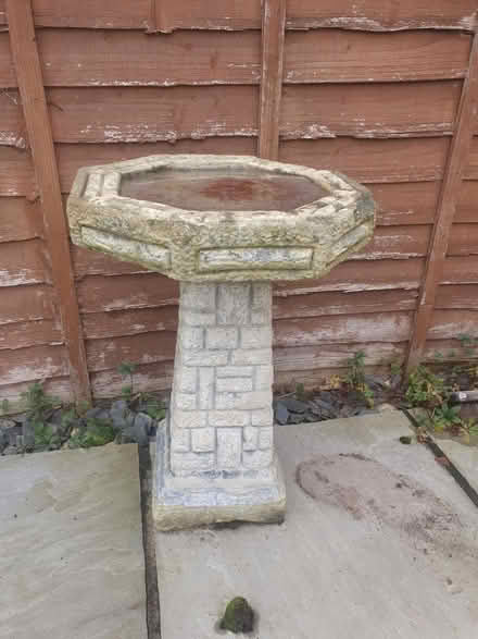 Photo of free Bird bath (CM21, Sawbridgeworth) #1