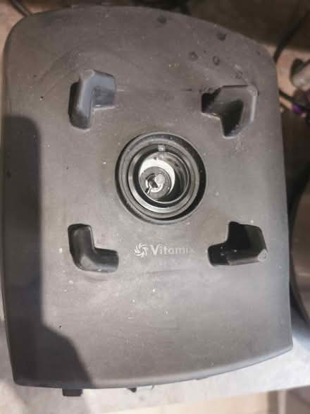 Photo of free Vitamix base unit - needs repairing (HA3 Harrow) #3