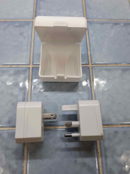 Photo of free Travel adapter gadget (Great Mole Wood SG14) #3