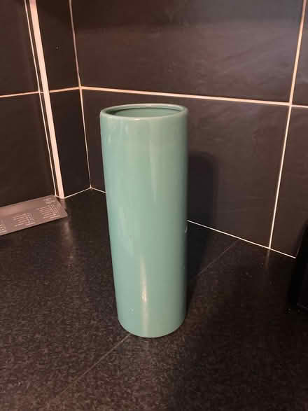 Photo of free Tall vase (UB4 hayes) #1