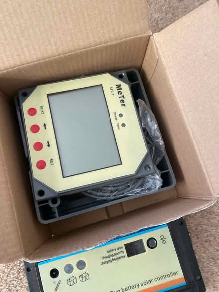 Photo of free Solar controller and remote meter (Bedford road hitchin SG5) #2