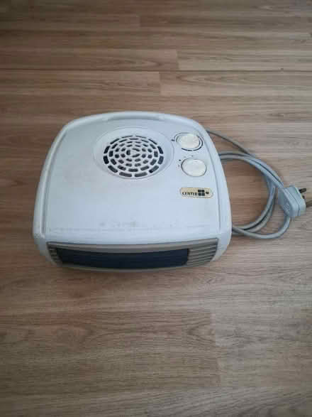 Photo of free Fan heater 2400w (Ashton-U-Lyne OL6) #1