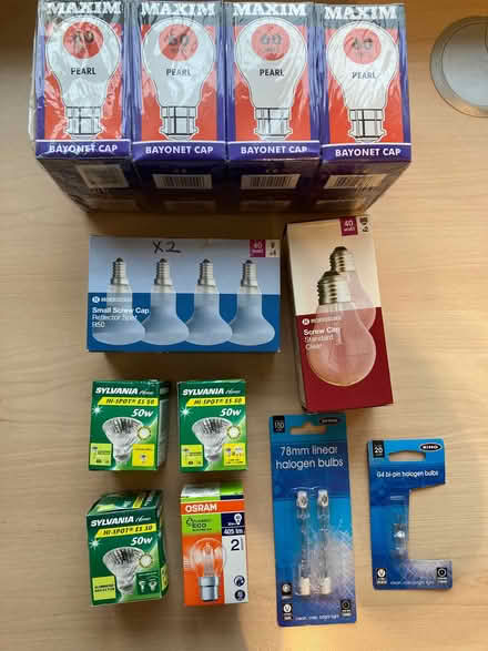 Photo of free Selection of traditional and halogen lightbulbs (Ravensmoor CW5) #1