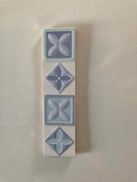 Photo of free Tiles, border blues &white (Dunfermline KY11) #3