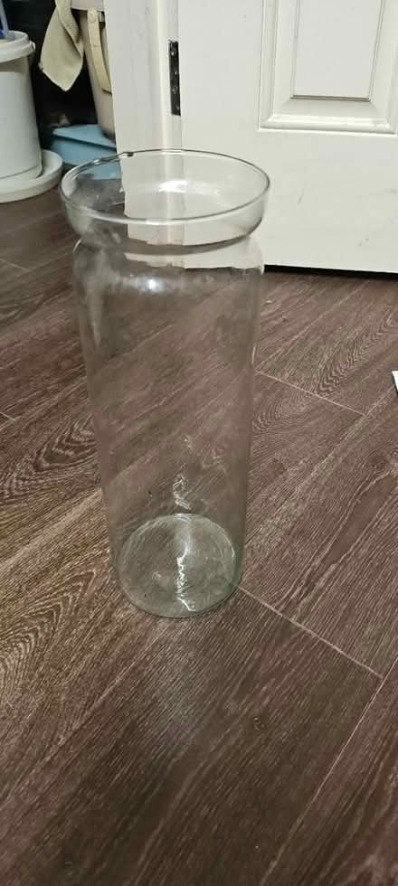 Photo of free Large glass vase (London road, bath) #1