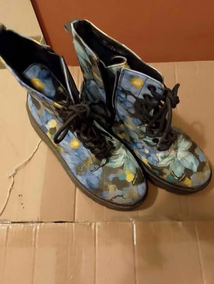 Photo of free Size 5 Boots Ladies need repair (Cowplain PO8) #2