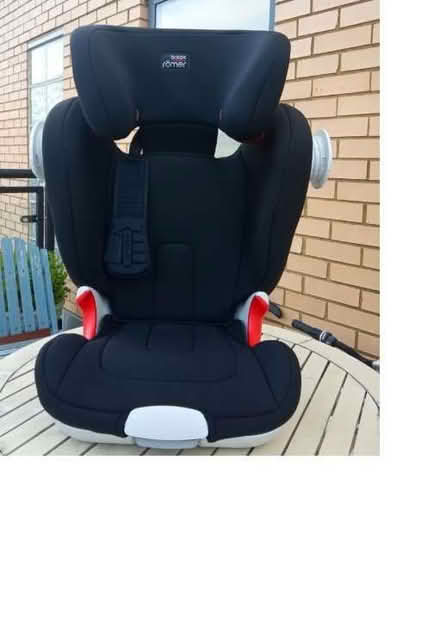 Photo of free Britax Ròˆmer car seat Kidfix XP (SICT) group 2 / 3 (Crystal Palace SE19) #1