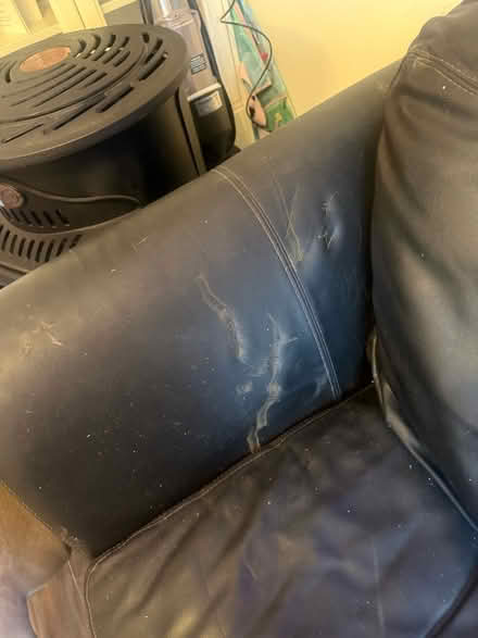 Photo of free 4 seater leather sofa (Edgware HA8) #2