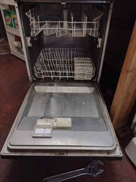 Photo of free Dishwasher - Indesit (North Tonbridge TN9) #1