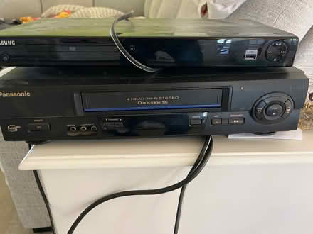 Photo of free Cd and vhs player (Dunnellon) #1