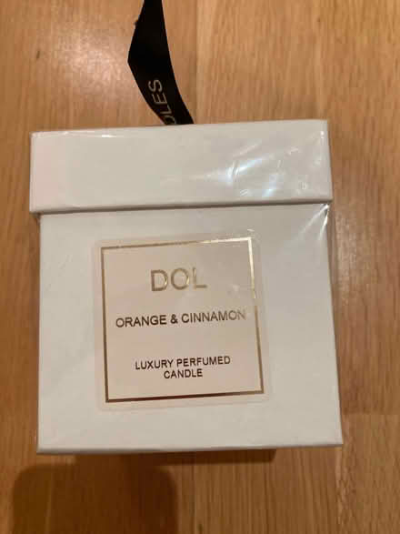 Photo of free new luxury candle (Kew TW9) #1