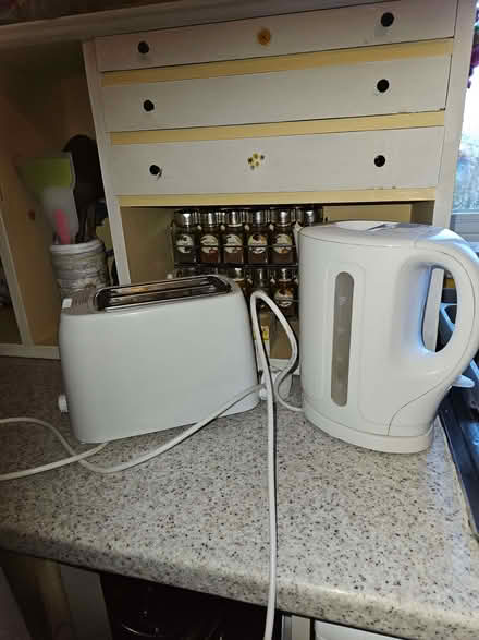 Photo of free Kettle and Toaster (PL20) #1